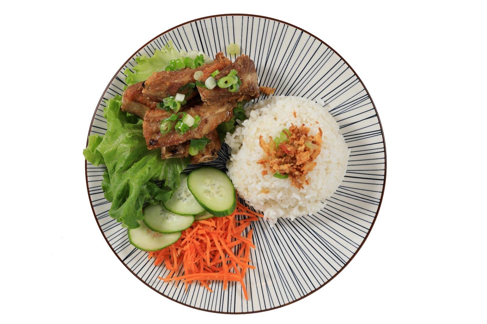 Riz au travers de porc grillé — photographie du menu PHỞ 55